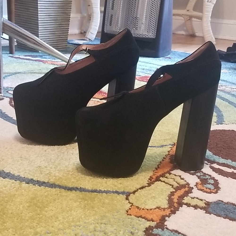 Jeffrey Campbell Mega Platform Pump